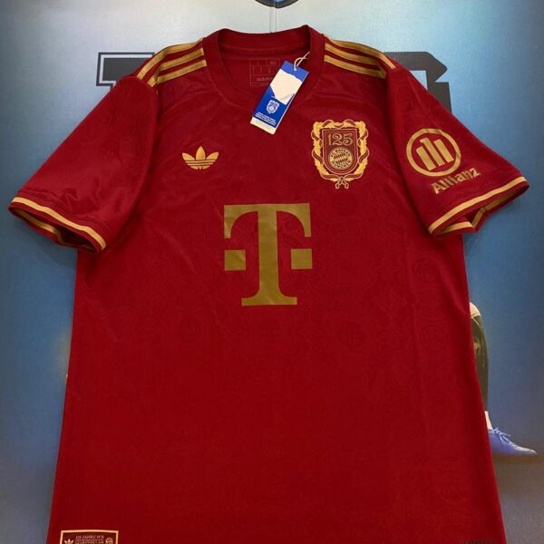 Camiseta 125 años del Bayern Múnich 9 kane talle L