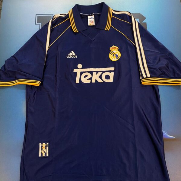 Camiseta alternativa del Real Madrid 1998 1999 3 Roberto Carlos talle XL