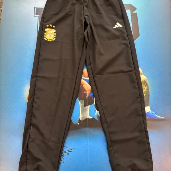 Pantalón largo 2026 de Argenina microfibra talle S nuevo!