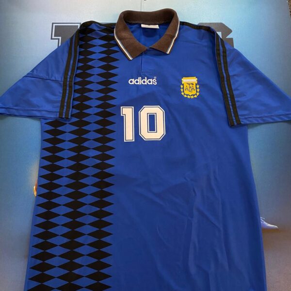 Camiseta alternativa de la selección Argentina 1994 10 Maradona talle 4 inmaculada