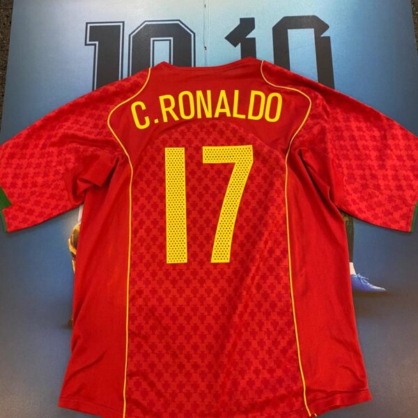 Camiseta de Portugal talle L año 2004 talle L 17 ronaldo
