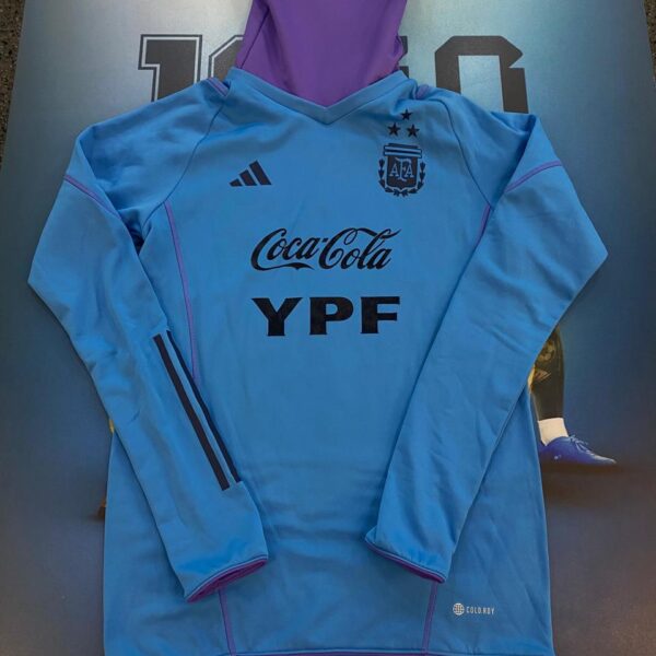 Buzo pro con cuello de la selección Argentina talle M
