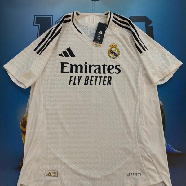 Camiseta del Real Madrid 2024 2025 versión jugador 9 Mbappe talle L