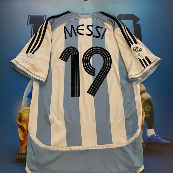 Camiseta de la selección Argentina Formotion año 2006 19 Messi talle M