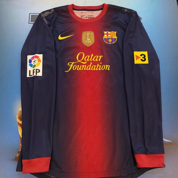Camiseta mangas largas del Barcelona año 2012 usada por 12 Dos Santos talle L
