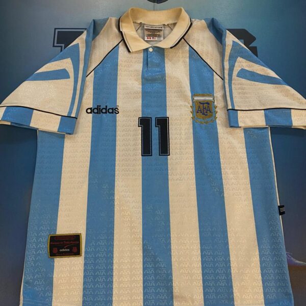 Camiseta de la selección Argentina 1996/97 usada por 11 Huguito Morales talle 3