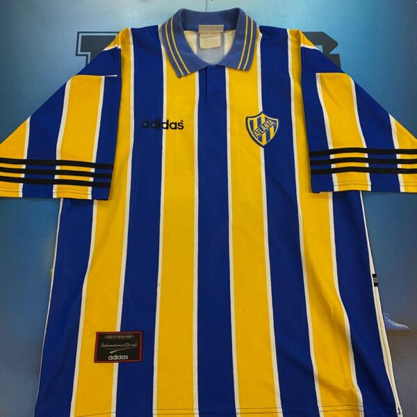 Camiseta de Atlanta años 90 10 nro pintura talle 4