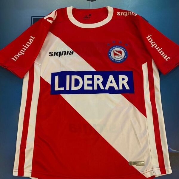Camiseta de Argentinos Jrs signia original de época talle XL  6 !