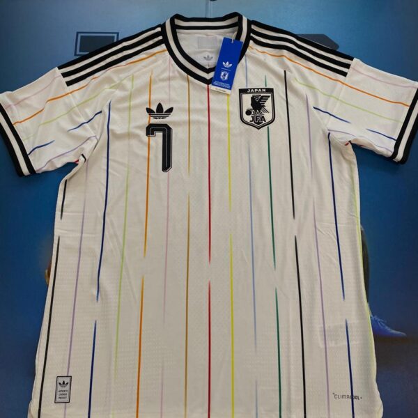 Camiseta de la selección de Japón versión jugador 2026 7 Mitoma talle L