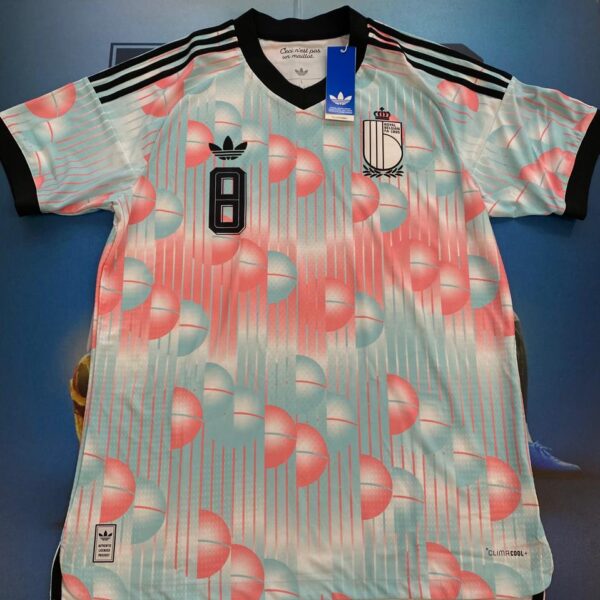 Camiseta de la selección de Bélgica versión jugador 2026 8 Tielemans talle L