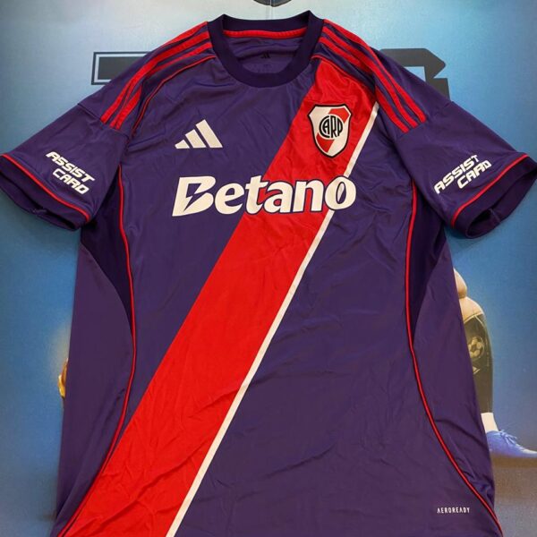 Camiseta alternativa de River Plate 2026 29 Montiel talle L