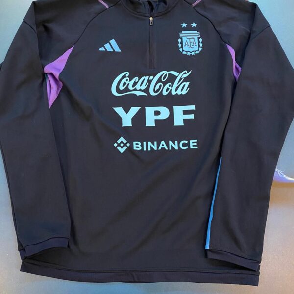 Buzo de la selección argentina 2022 talle M impecable !