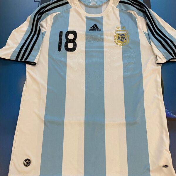 Camiseta de la selección argentina 2008 talle XL  18 messi ! Original de época !