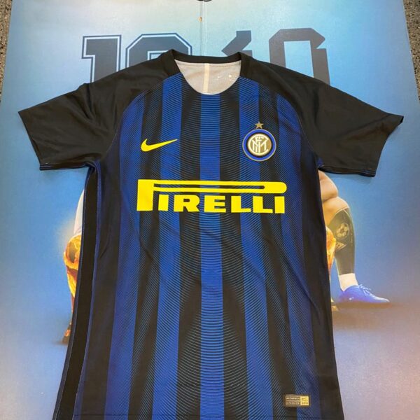Camiseta del Inter año 2016 versión jugador talle M 87 candreva