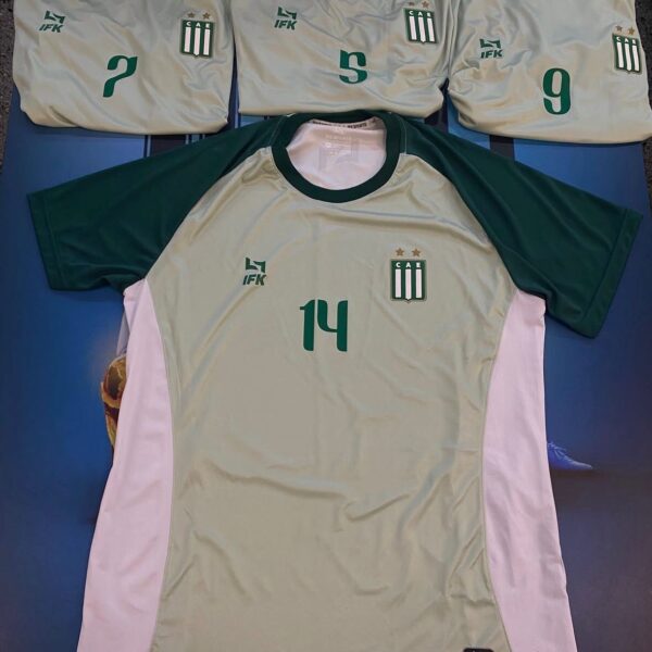 Remera de entrenamiento de Excursionistas 2026