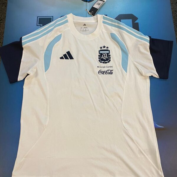 Remera de concentración de la selección argentina talle XL