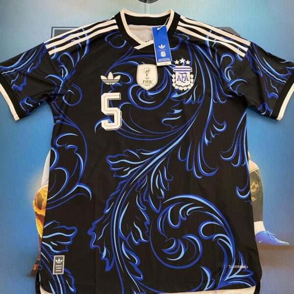 Camiseta alternativa de la selección Argentina 2026  5 Paredes talle M