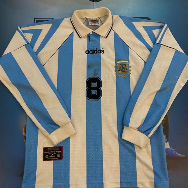 Camiseta mangas largas de la selección Argentina  8 Riquelme talle 3