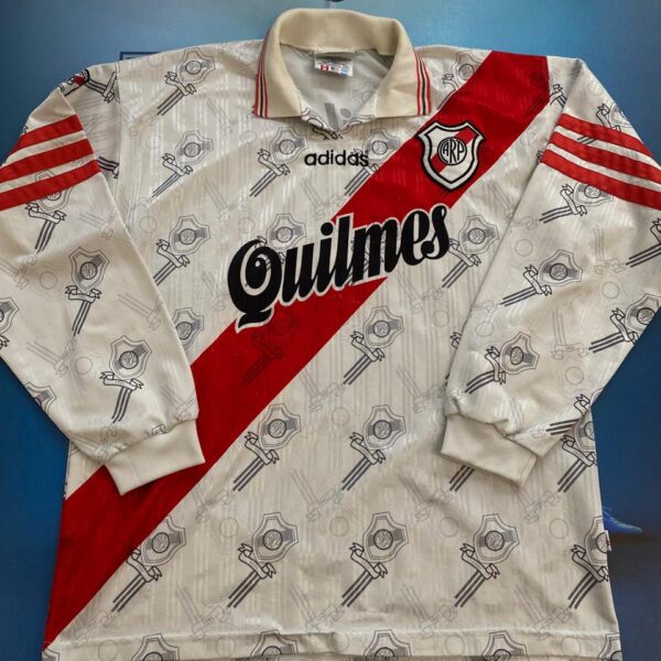 Camiseta mangas largas de River Plate 1997 5 talle 4