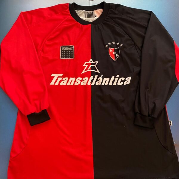 Camiseta mangas largas de Newell’s Old Boys año 2002 17 talle XL