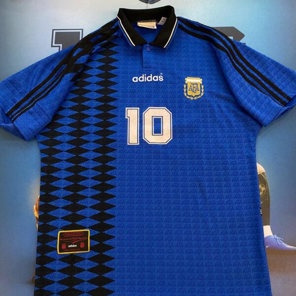 Camiseta alternativa de la selección Argentina reedición 1994 10 Maradona talle M