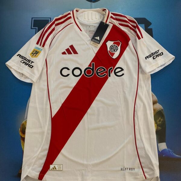 Camiseta de River Plate versión jugador 30 Mastantuono talle M