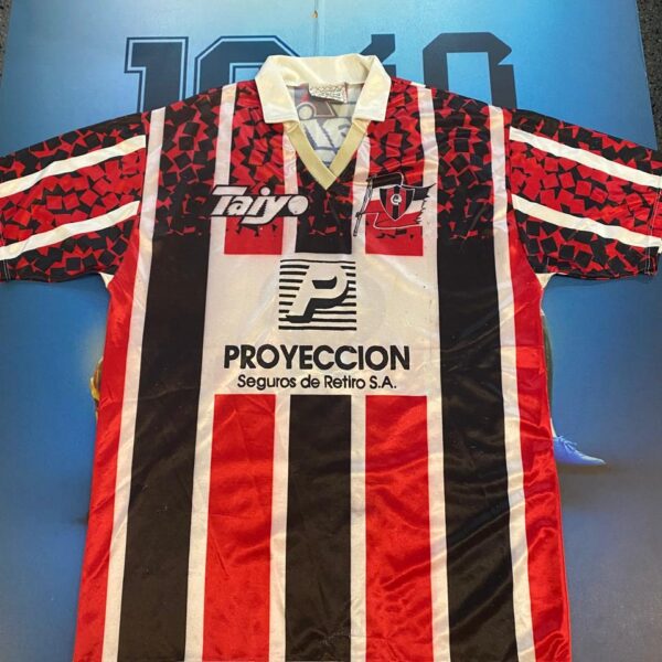 Camiseta de Chacarita años 90 talle L 8