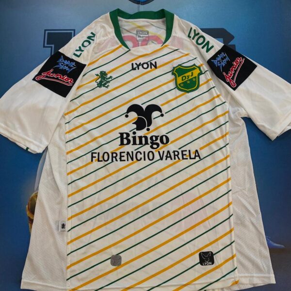 Camiseta de Defensa y Justicia utileria 18 talle M
