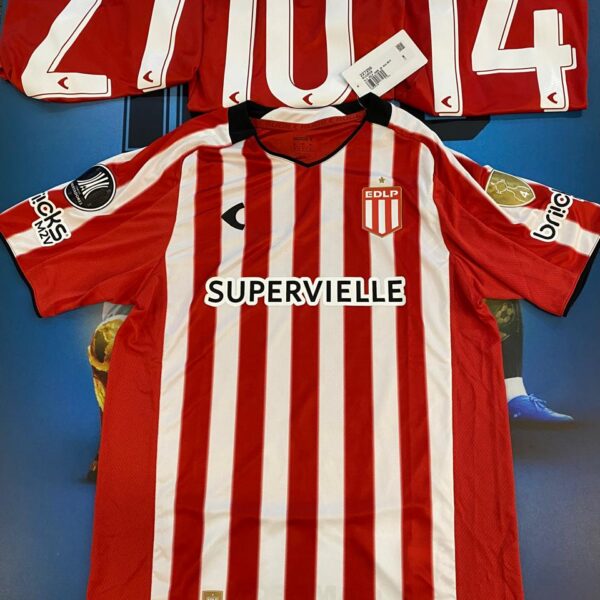 Camiseta titular de estudiantes Año 2026 con parches de copa