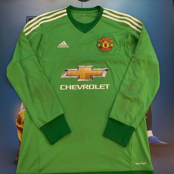 Buzo de arquero del Manchester United 20 Romero talle M