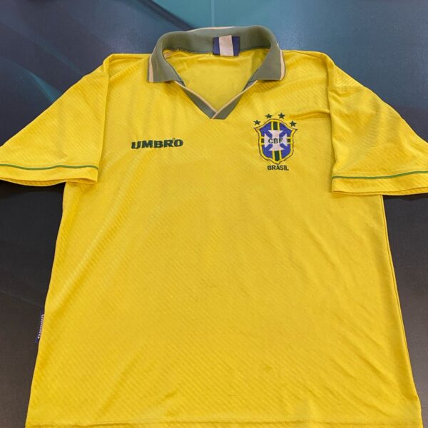 Camiseta de la selección de Brasil  11 talle 2 (M)