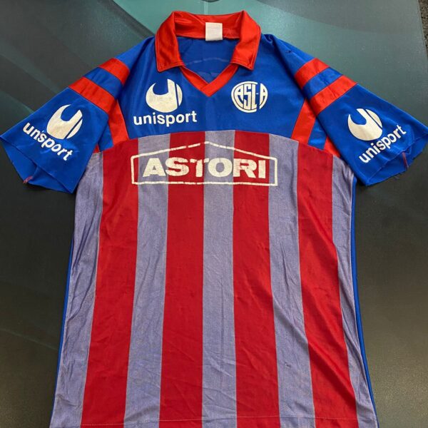 Camiseta de San Lorenzo años 90 10 nro pintura talle 4