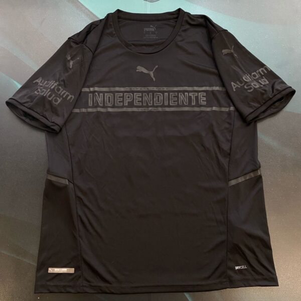 Camiseta alternativa de Independiente 43 Cazares talle L