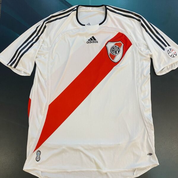 Camiseta de river año 2006 2007 talle L 9 farias inmaculada.