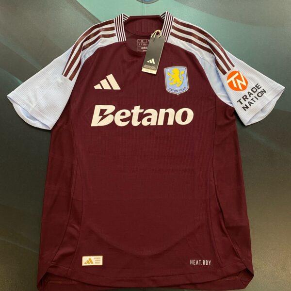 Camiseta del Aston Villa versión jugador 10 talle M
