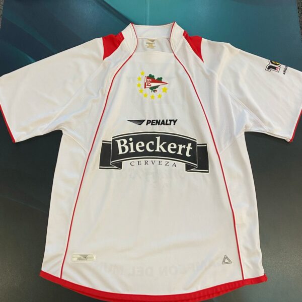 MATCHWORN   camiseta de estudiantes alternativa talle M usada por carlos araujo 3