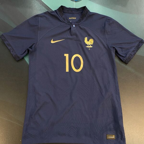 Camiseta de la selección de Francia versión jugador 10 Mbappe 2022 talle S