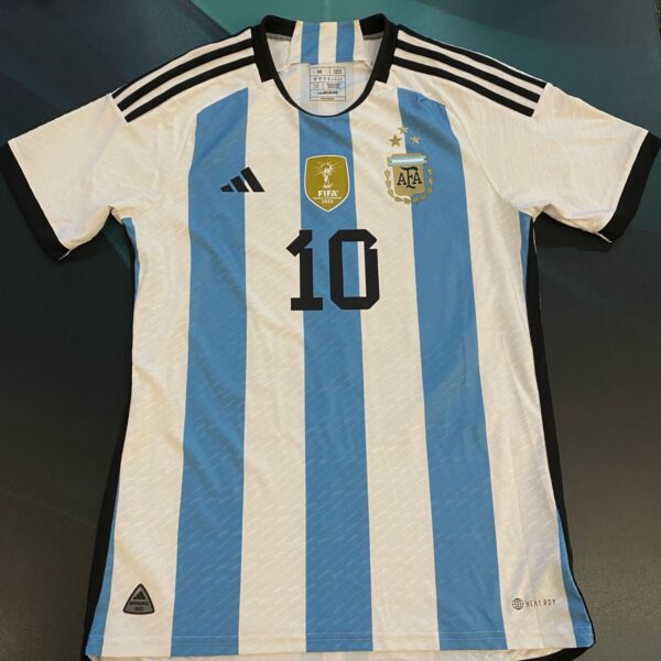 Camiseta de la selección Argentina versión jugador 10 Messi talle M