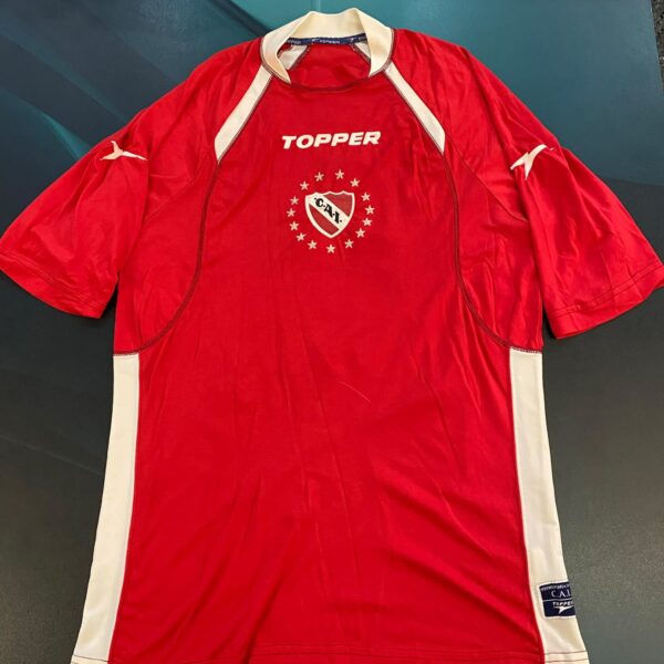 Camiseta de independiente año 2000 talle M  6 milito