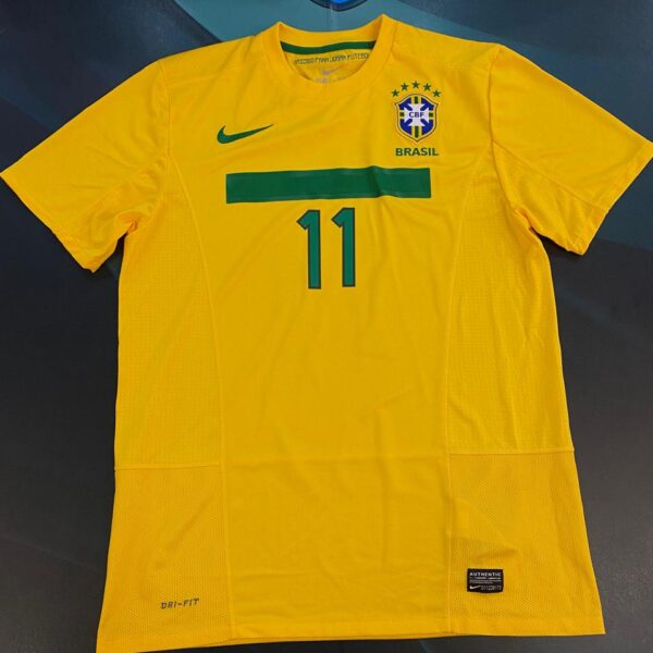 Camiseta de la selección de Brasil 11 Neymar 2011 2012 talle M