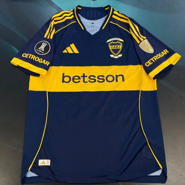 Camiseta de Boca Juniors versión jugador 5 Paredes talle L