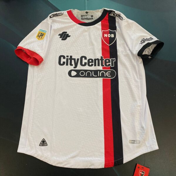 Camiseta alternativa de Newells 10 Ever Banega talle M