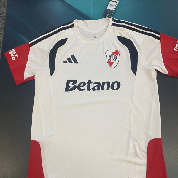 Remera de entrenamiento River 2026  2027 talle L
