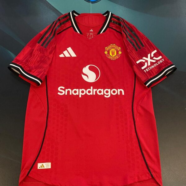 Camiseta del Manchester United versión jugador 6 Martinez talle M