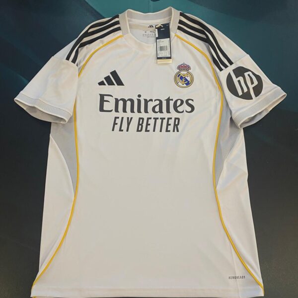 Camiseta del Real Madrid 30 Mastantuono talle M