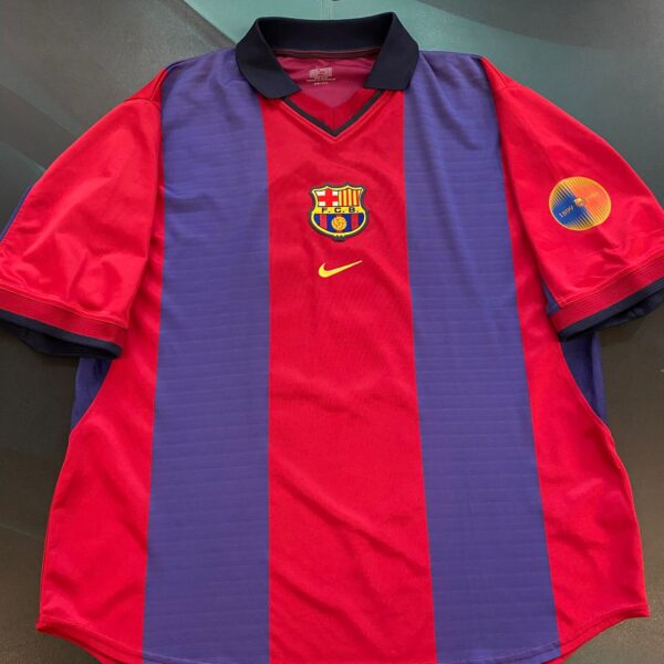 Camiseta del Barcelona 100 años 11 Overmars talle XL