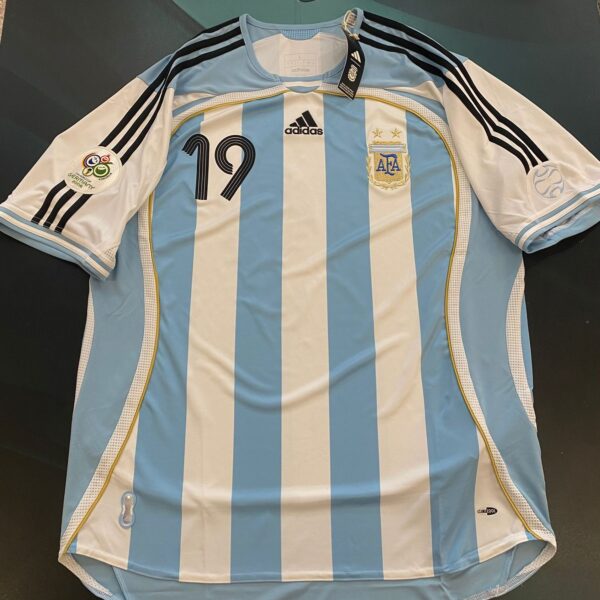 Camiseta de la selección Argentina  reedición 2006 19 Messi talle L