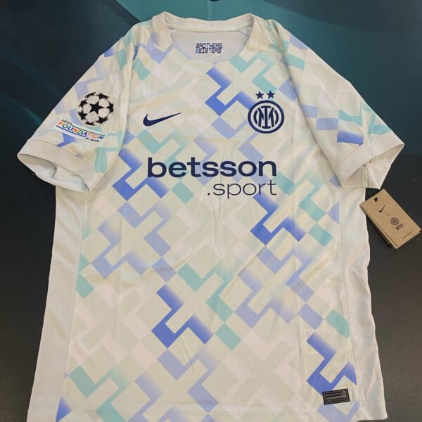 Camiseta del Inter 10 Lautaro talle L