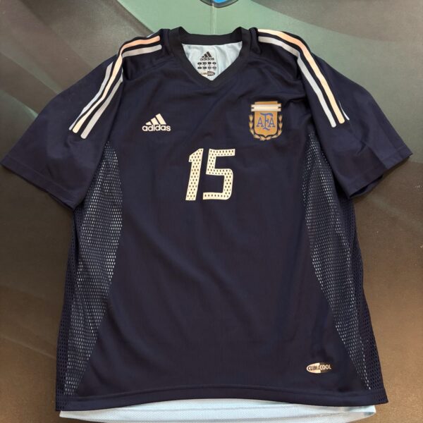 Camiseta alternativa de la selección Argentina  doble tela 15 Cabrera talle M