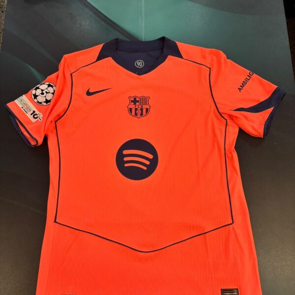 Camiseta del Barcelona alternativa talle L total 90 10 yamal